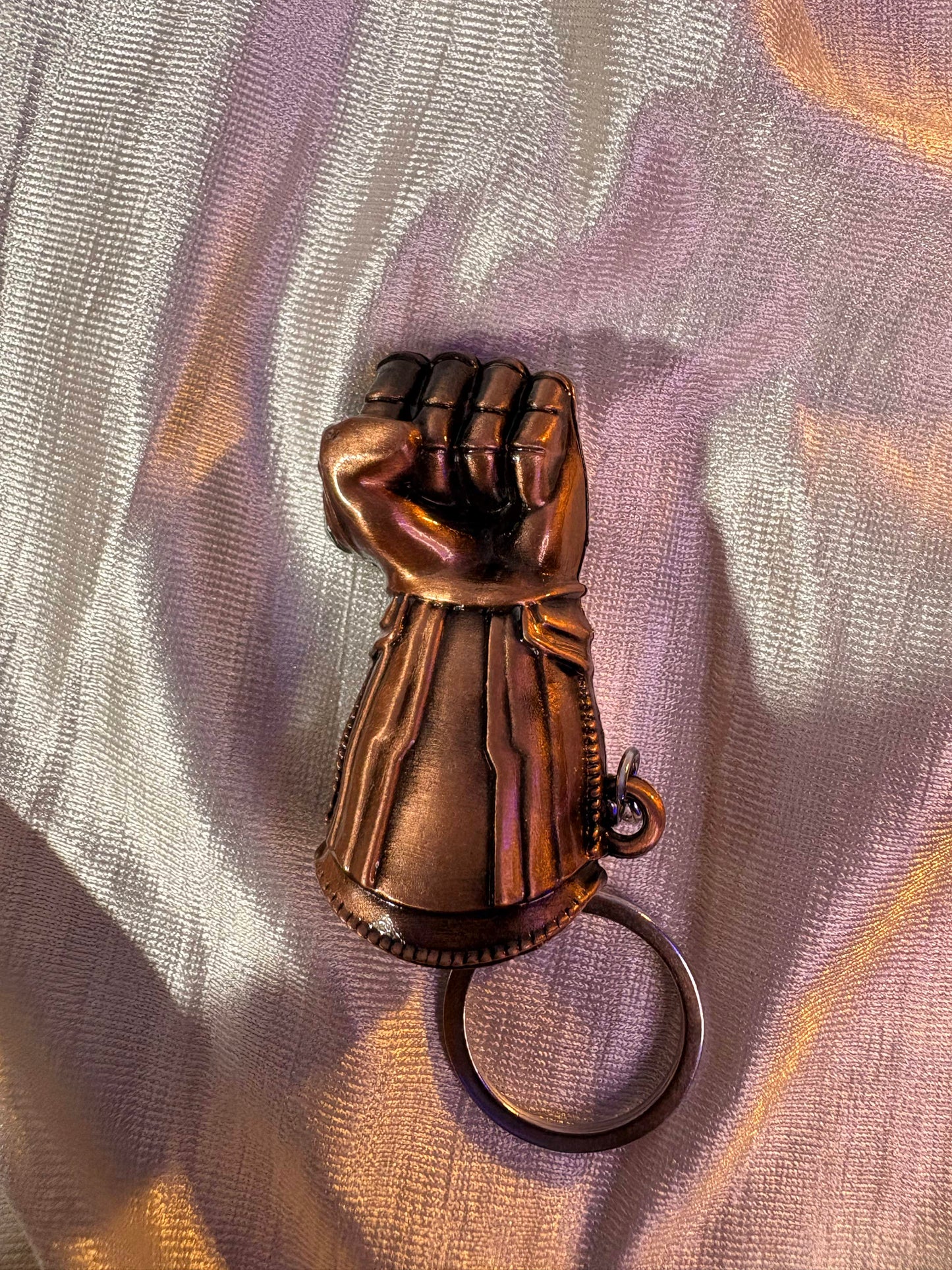 THANOS GAUNTLET METALLIC KEYCHAIN - image 4