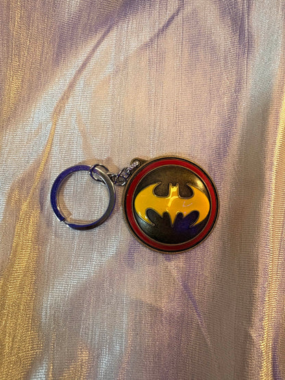 BATMAN LOGO METALLIC KEYCHAIN - image 3