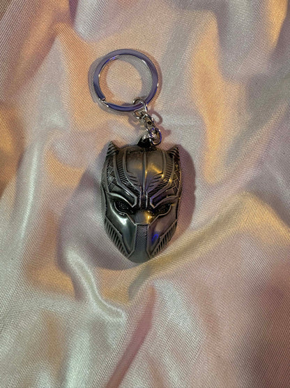 BLACK PANTHER MASK METALLIC KEYCHAIN - image 3