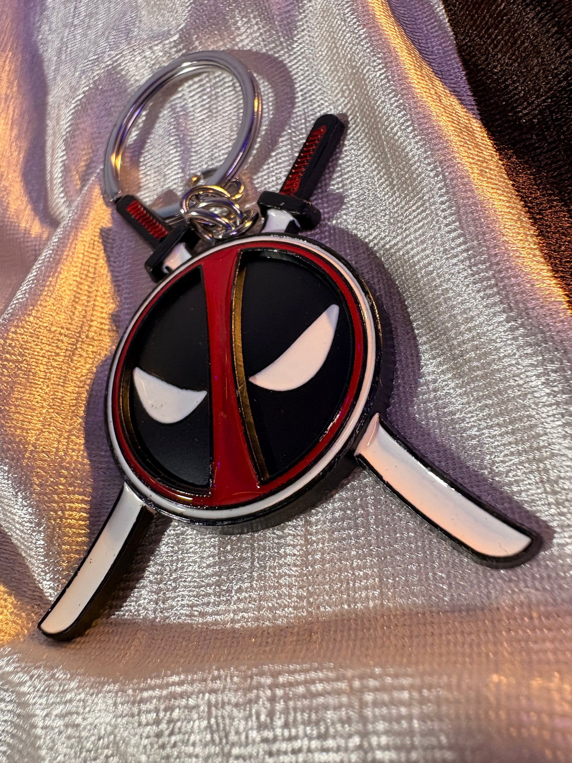DEADPOOL METALLIC KEYCHAIN