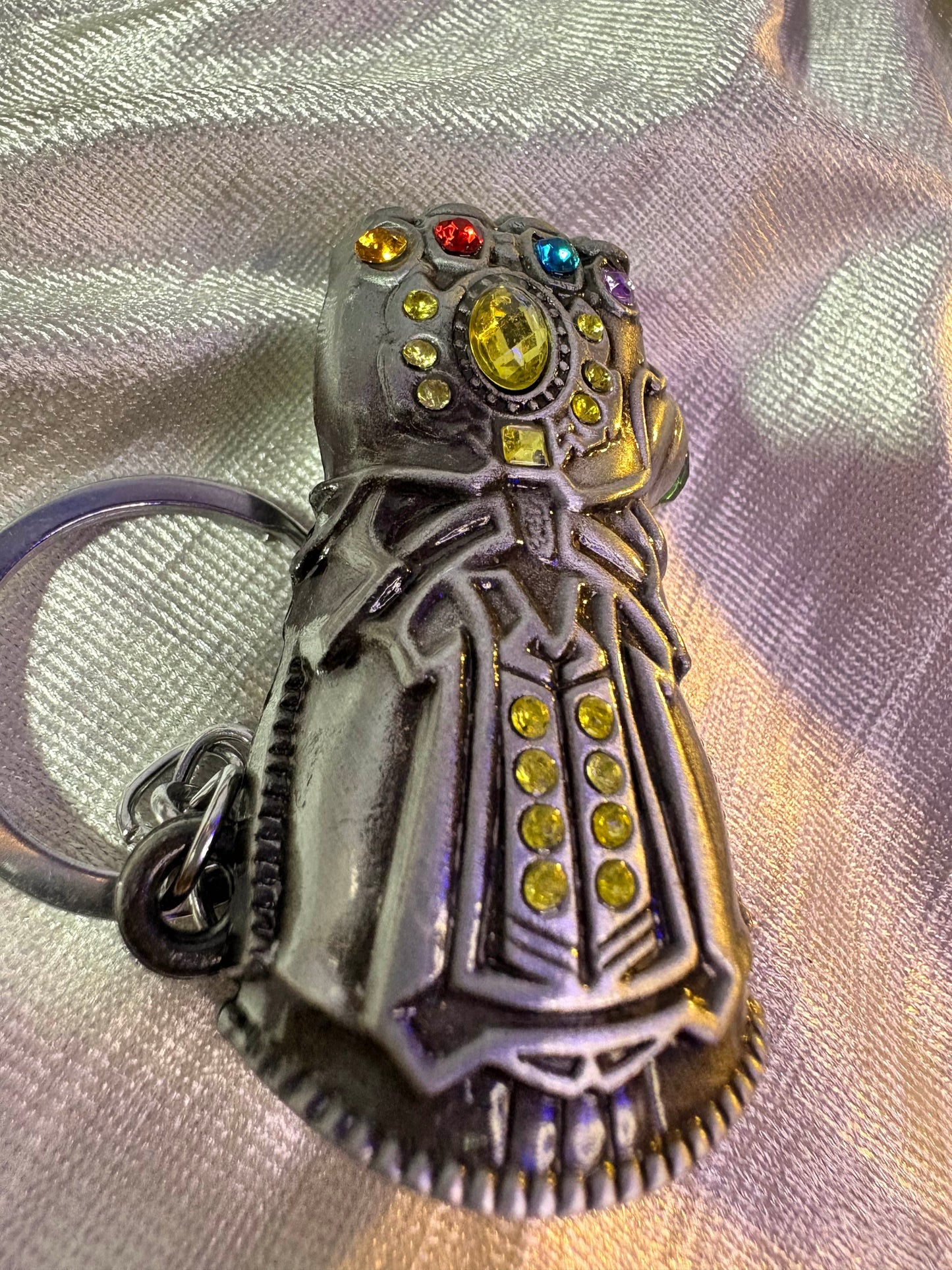 Thanos Infinity Gauntlet Metal Keychain with Stones (Marvel)