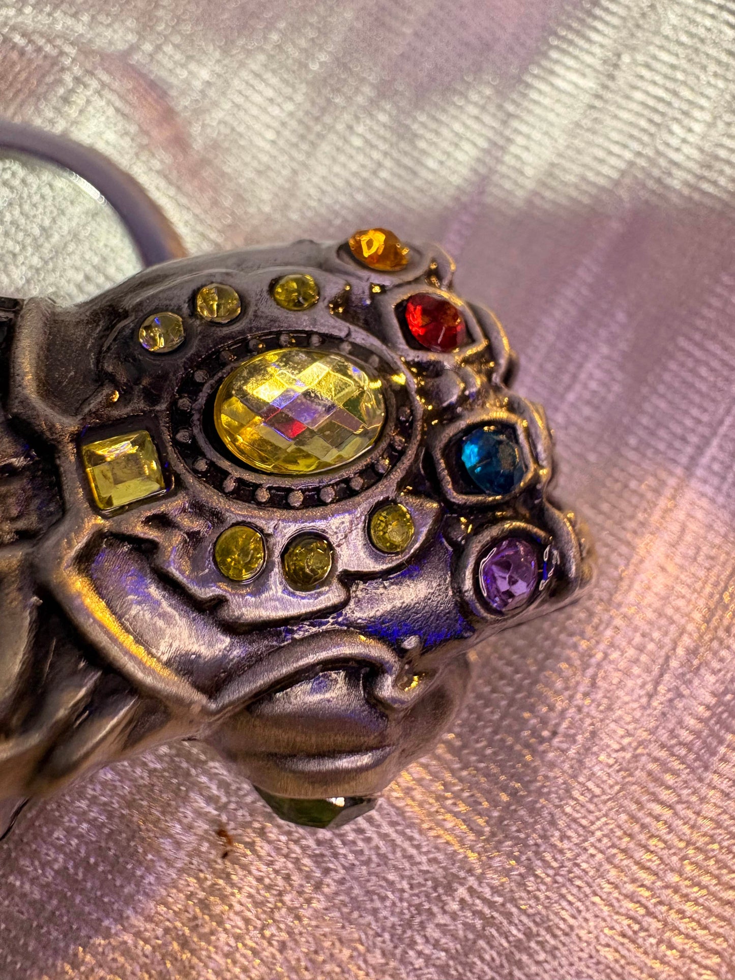 Thanos Infinity Gauntlet Metal Keychain with Stones (Marvel)