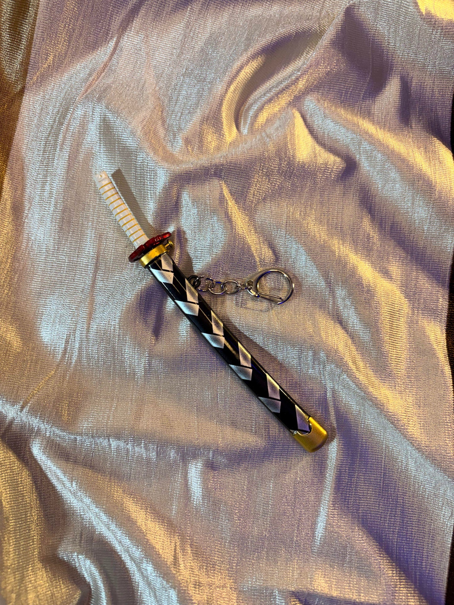 Miniature Anime Katana Sword Metal Keychain (White & Gold Hilt)