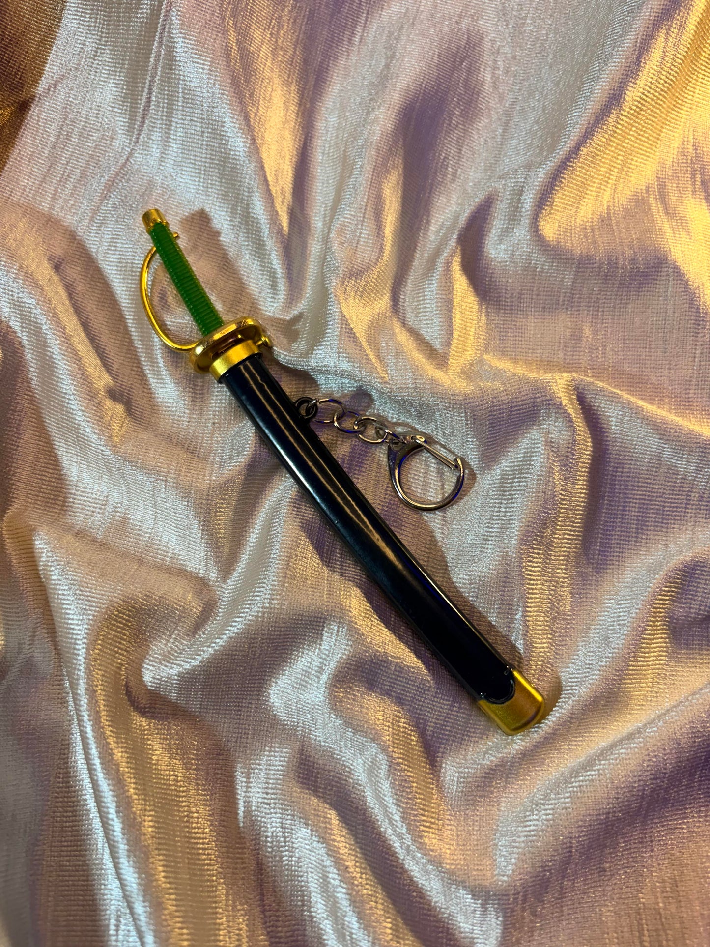 Silvers Rayleigh 'Dark King' Sword Metal Keychain (One Piece)