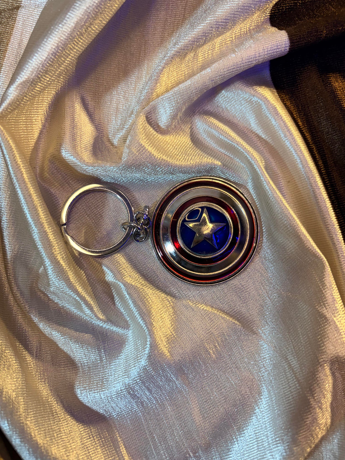 Captain America Classic Shield Metal Keychain (Marvel)