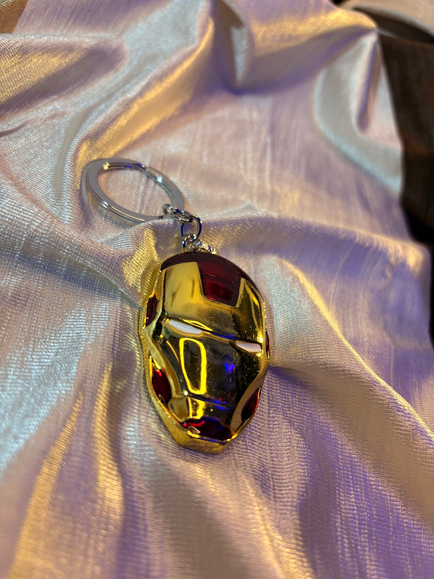 IRON MAN MASK METALLIC KEYCHAIN - image 3