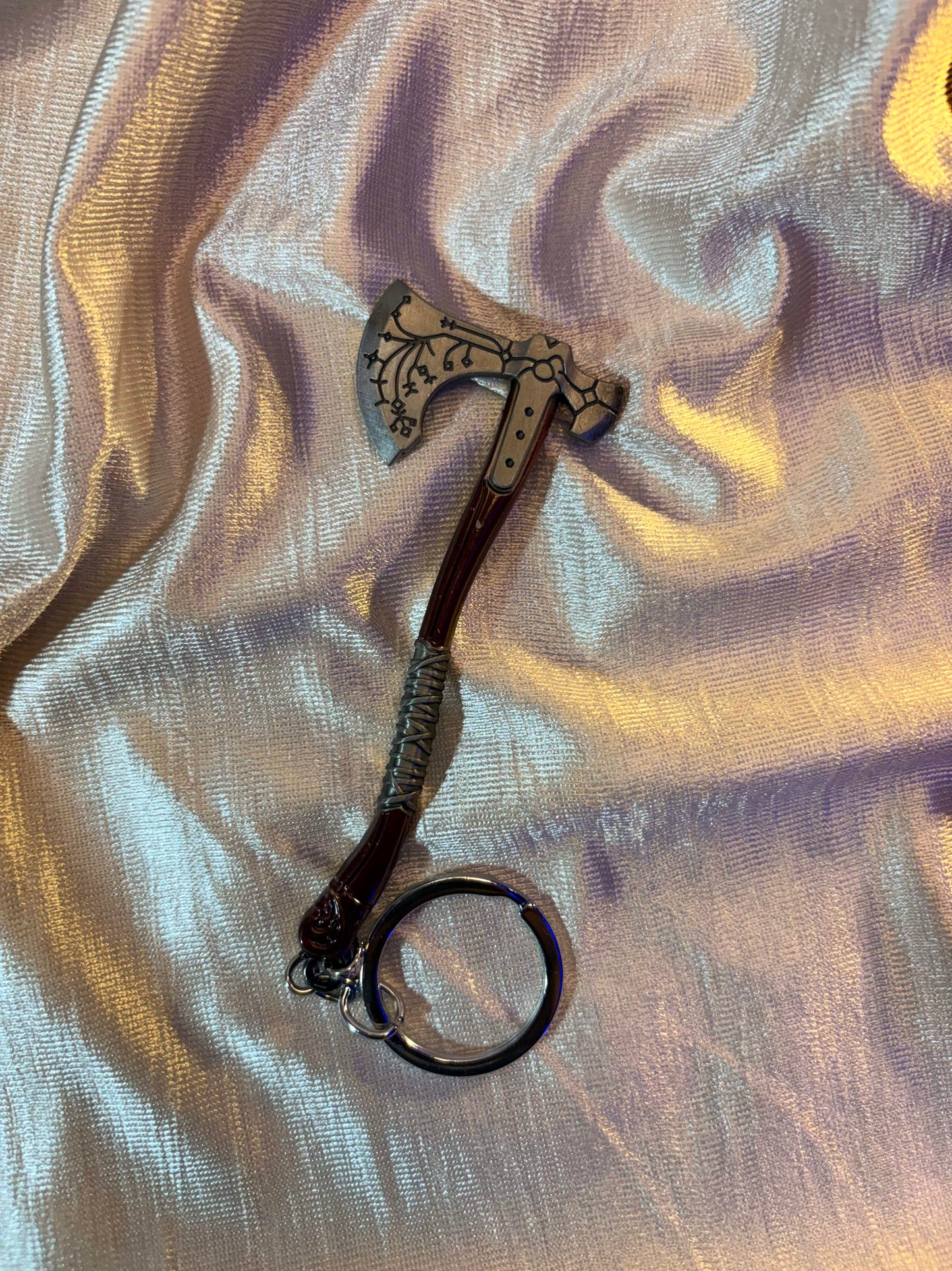 LEVIATHAN AXE METALLIC KEYCHAIN - image 2