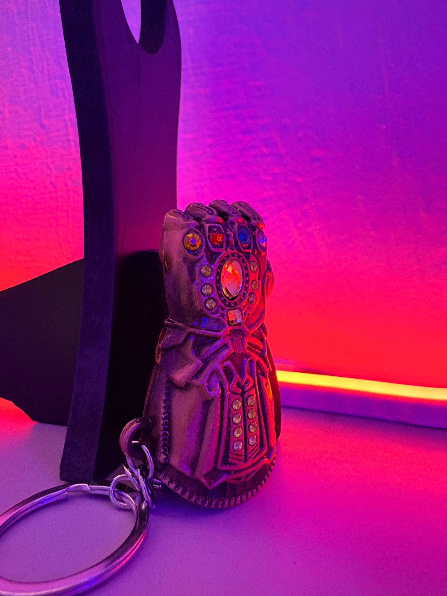THANOS GAUNTLET METALLIC KEYCHAIN - image 2