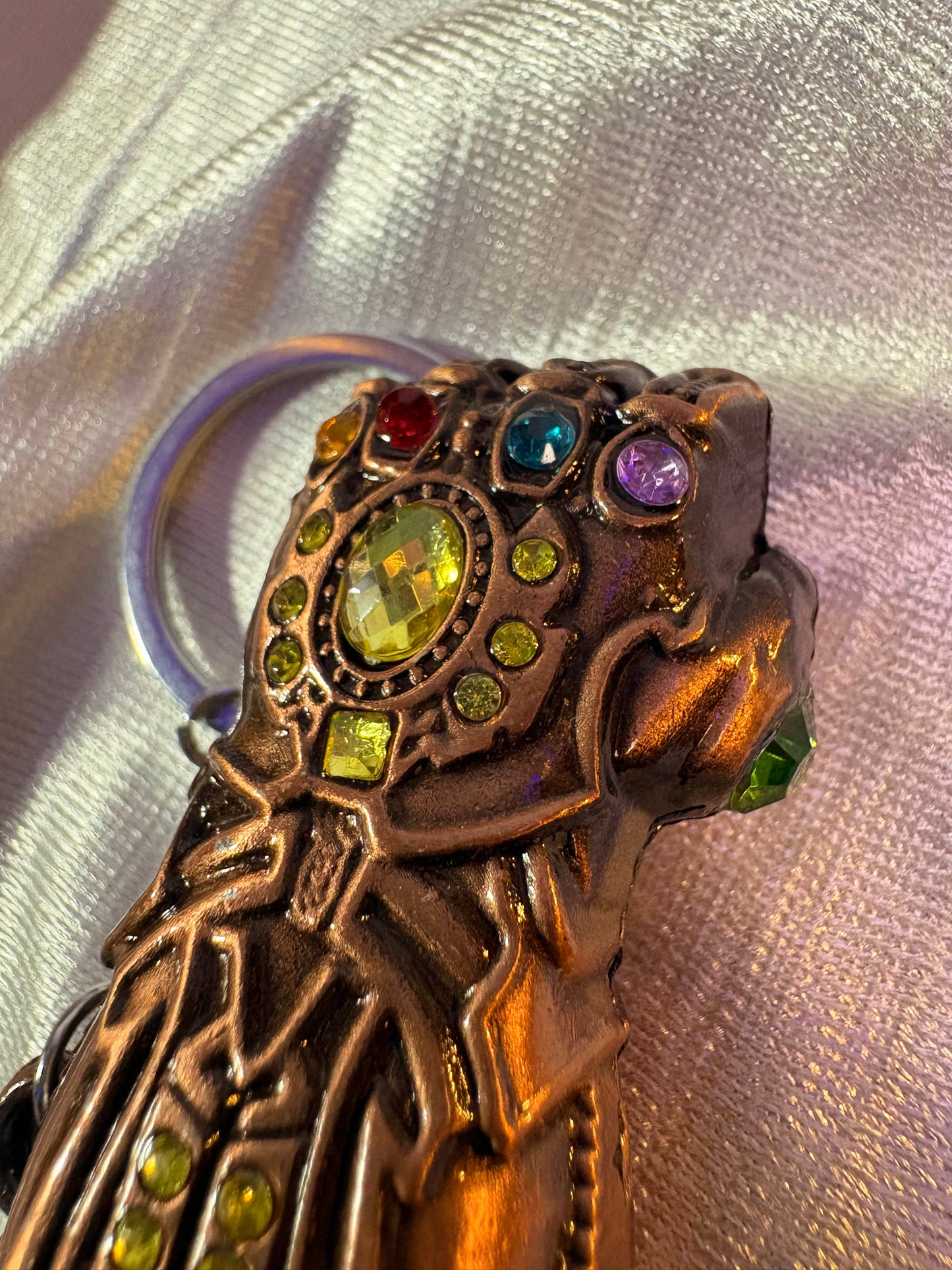 THANOS GAUNTLET METALLIC KEYCHAIN - image 3