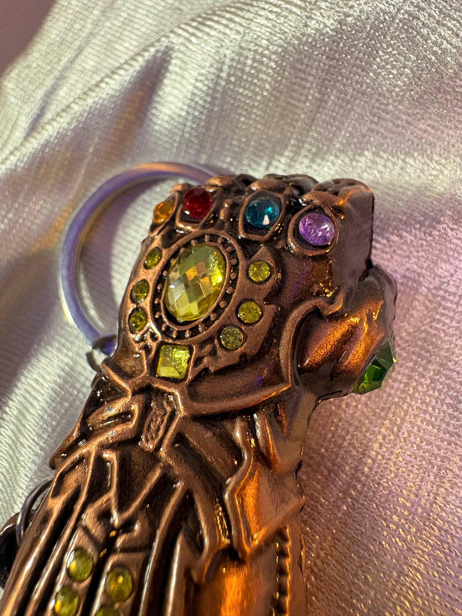 THANOS GAUNTLET METALLIC KEYCHAIN - image 3