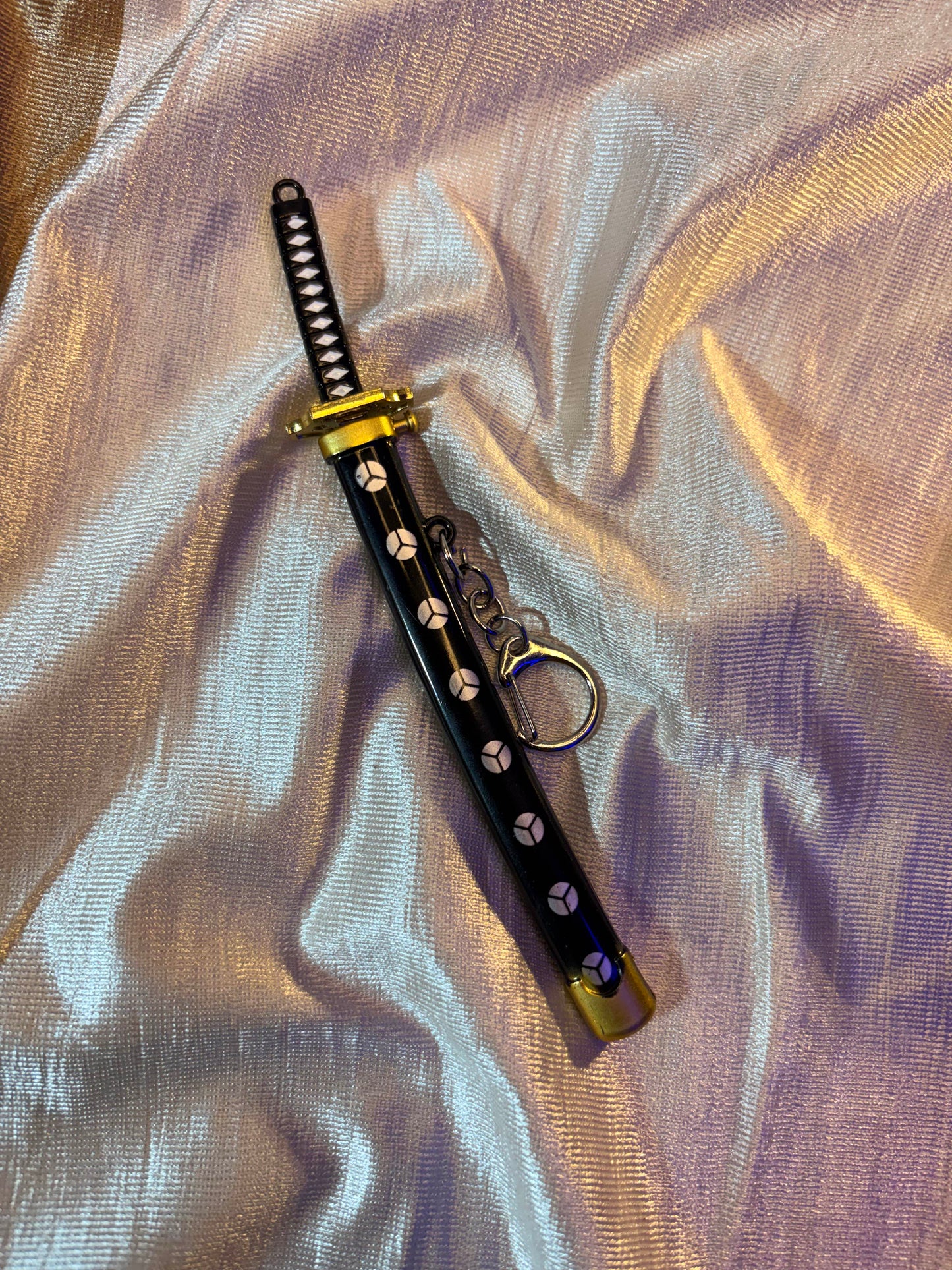 ZORO'S KATANA METALLIC KEYCHAIN - image 2